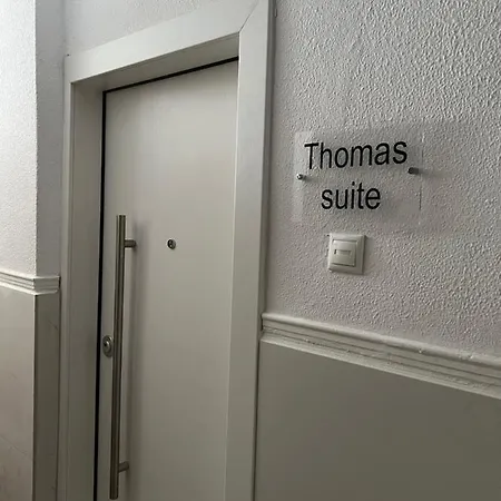 Thomas Lägenhet *